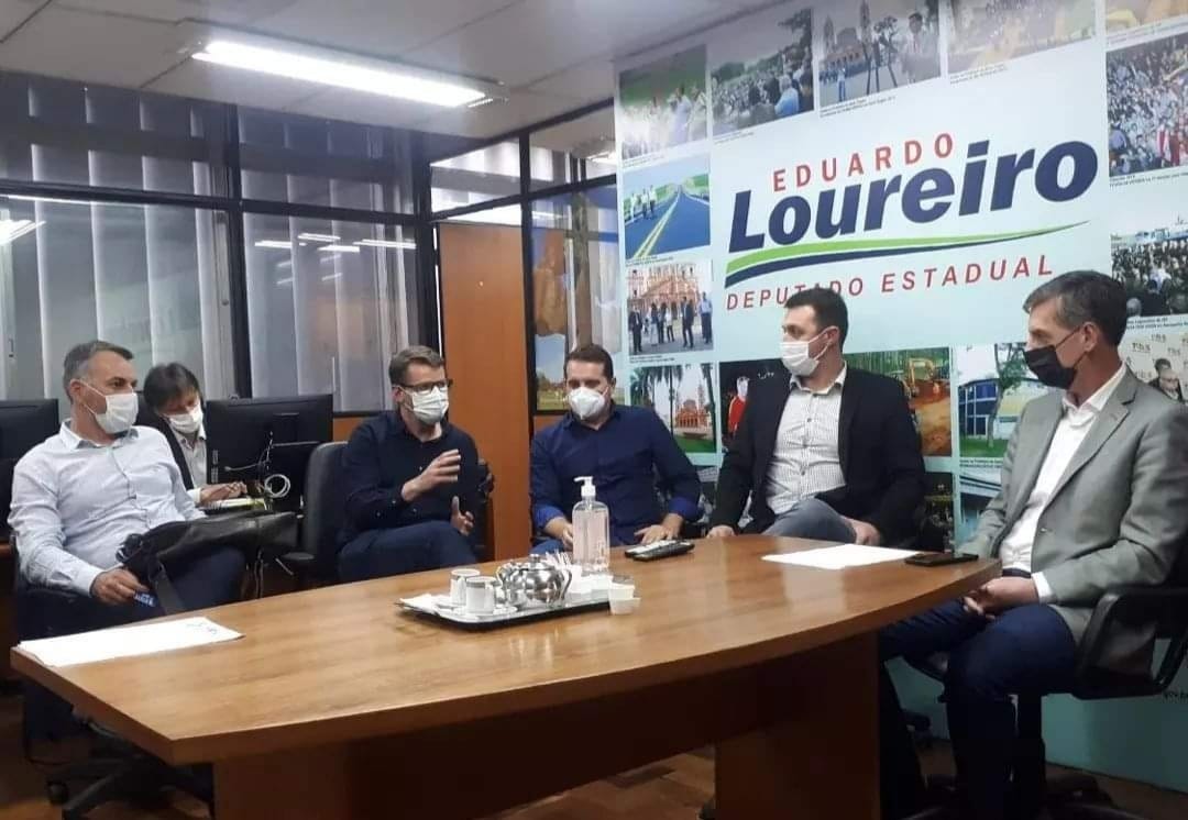 Ir para  <p><big>Na semana que se passou, o Prefeito Leandro M&aacute;rcio Puton, esteve na Assembl&eacute;ia Legislativa em Porto Alegre, juntamente com prefeitos da regi&atilde;o em um movimento de defesa aos hospitais de pequeno...